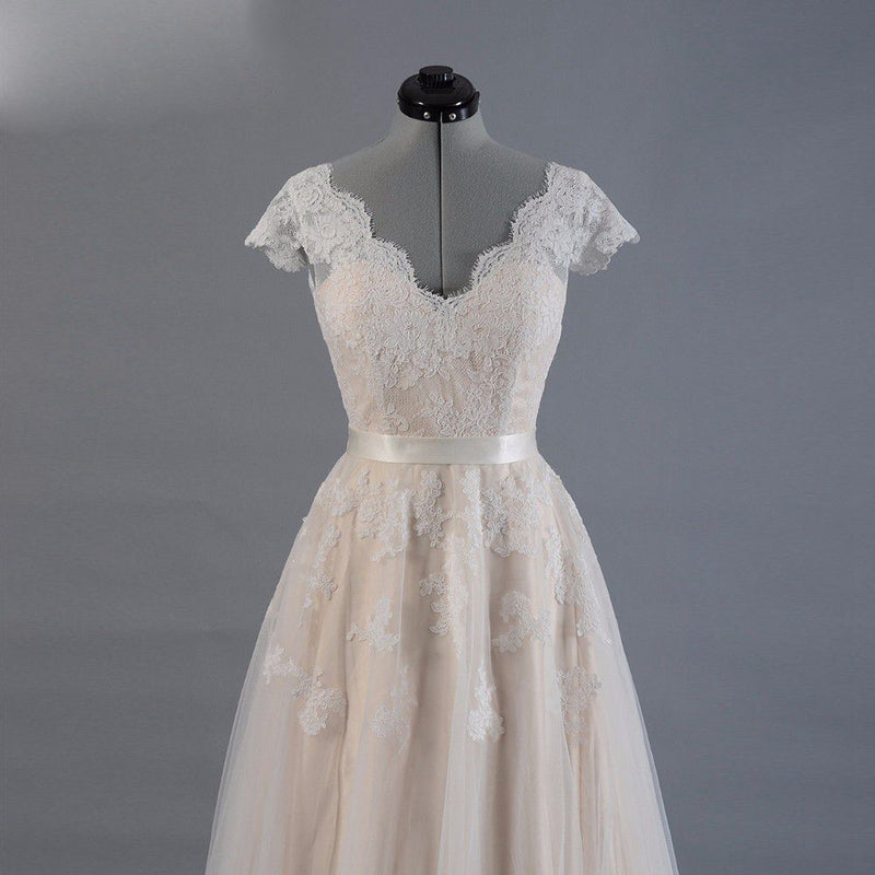 Robe de Mariée Dentelle A-line - Manches Courtes et Dos V